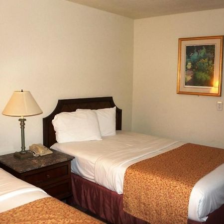 Waterford Inn Экстерьер фото