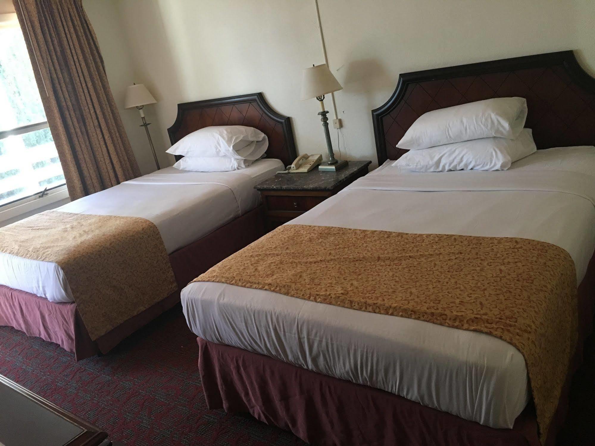 Waterford Inn Экстерьер фото